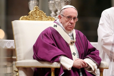 El papa dice que “el dios dinero” crea “sociedades inhumanas e injustas