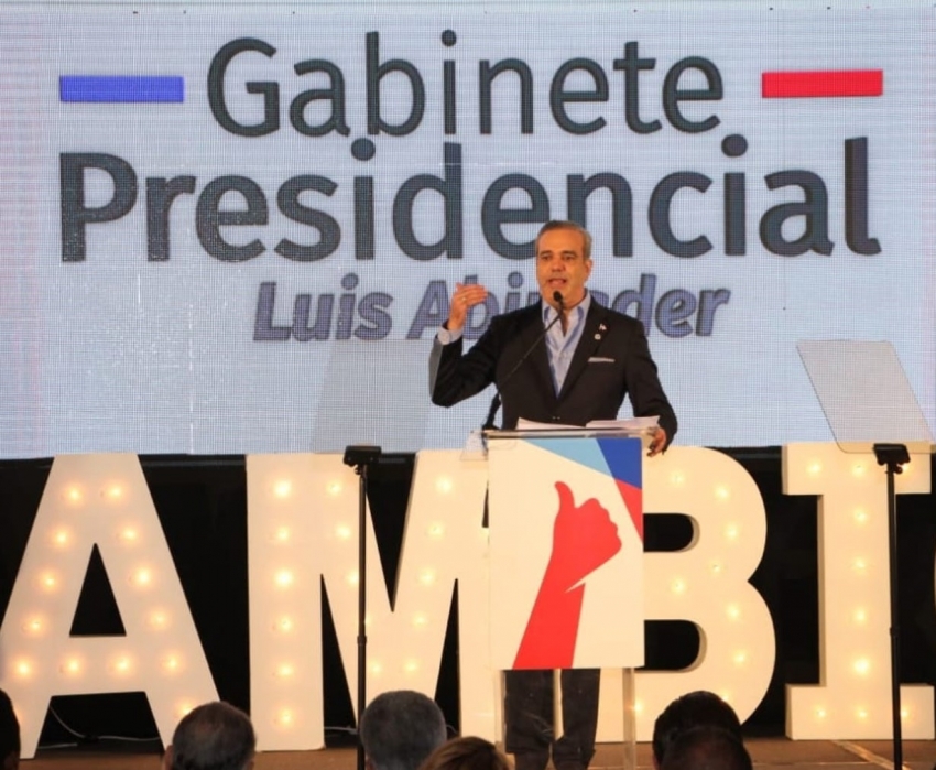 Luis Abinader propone cambiar clientelismo por derechos